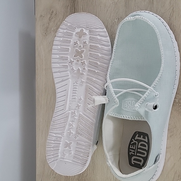 Woman's Size 10 Hey Dude Sky Blue Loafers - Picture 4 of 7